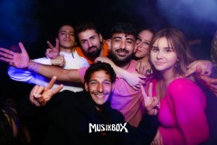 box090