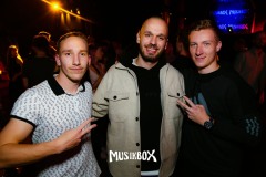 box049