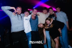box090