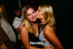 box054