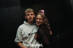 kwxzGO1W