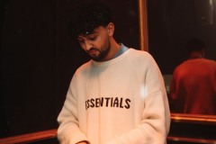 qKBybWYI