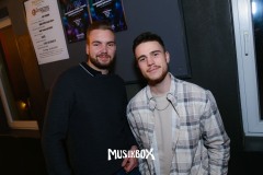 box083