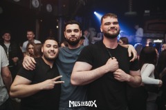 Lcmgw5bG