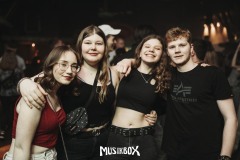 k4X2dDD8