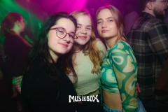 box083