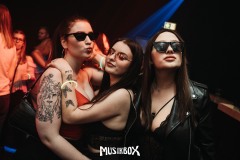 BELeLqMX