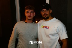 box083