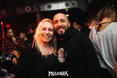 zDZ9JyMU