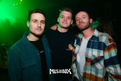 box033
