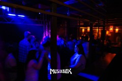 box090