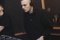 DuSnS54U
