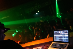 Gross-Singleparty-117