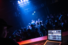 Gross-Singleparty-118