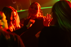 Gross-Singleparty-141