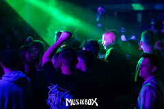 Gross-Singleparty-185