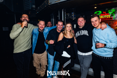 Gross-Singleparty-188