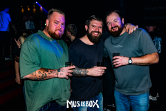 Gross-Singleparty-191
