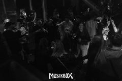 Gross-Singleparty-22