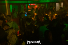 Gross-Singleparty-47