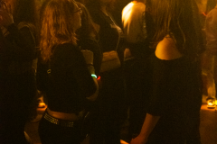 Gross-Singleparty-58