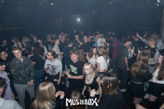 Gross-Singleparty-62