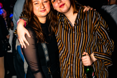 Gross-Singleparty-82