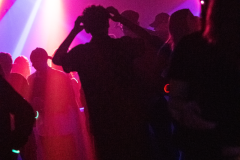 Gross-Singleparty-87