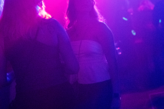 Gross-Singleparty-88