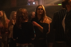 Gross-Singleparty-89