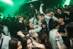 Lfx1FsHc