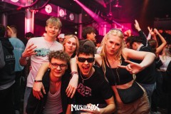 uK4qXYxv