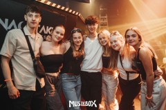 xL85fahx