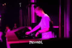 box033