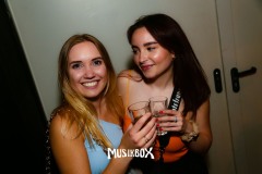 box090