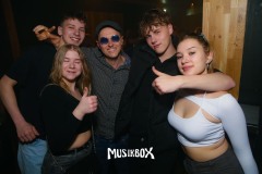 box049