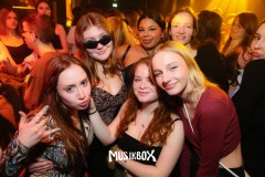 box083