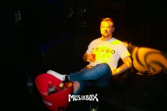 box049