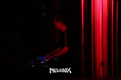 box077