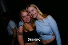 box083