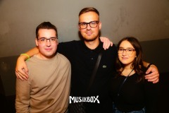 box090
