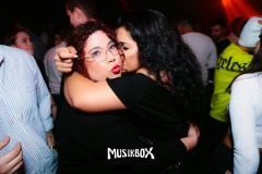 1_box094
