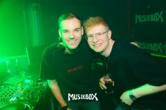 box009