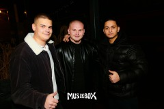 box076